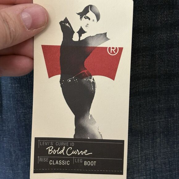 NWT Levi’s Women’s Bold Curve Bootcut Dark Wash Blue Jeans Size 4/27 Whiskered - Picture 4 of 14